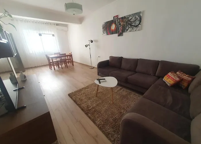 Apartment In The Heart Of Tirana , Bllok